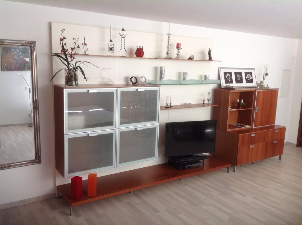 Studio 1 1/2 Contone Rum bild